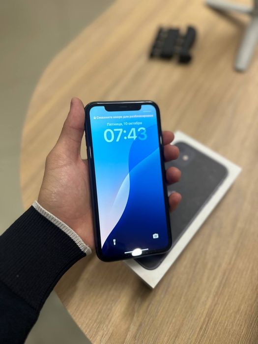 продам идеальную Айфон 11 64gb! Black