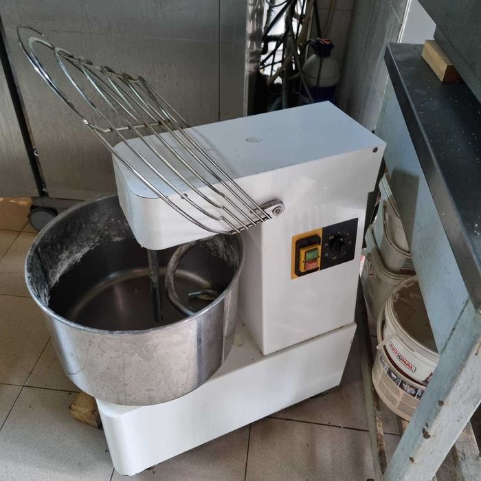 Vand UTILAJE BUCATARIE si   2 RATIONAL  201 SCC ( 1 GAZ + 1 Electric )