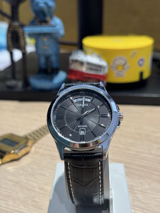 Оригинальные часы Casio Standard Day Date (TP-1370L-1AVDF)