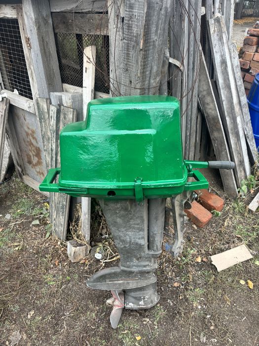 Продам лодочный мотор вихрь 25