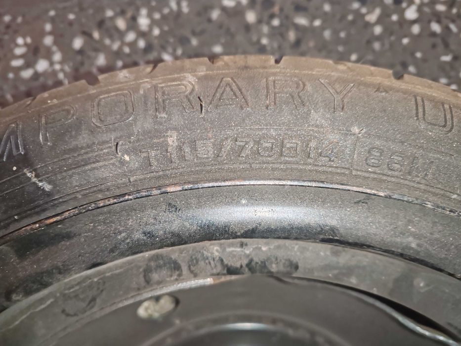 патерица/резервна гума  за Тойота ярис 14 цола