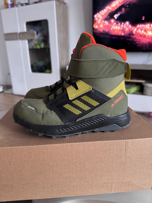 Ghete sport copii Terrex Adidas, mărimea 33 1/2 EU