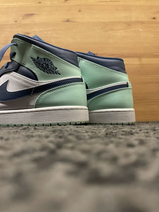 Air Jordan 1 Mid Navy Mint 46