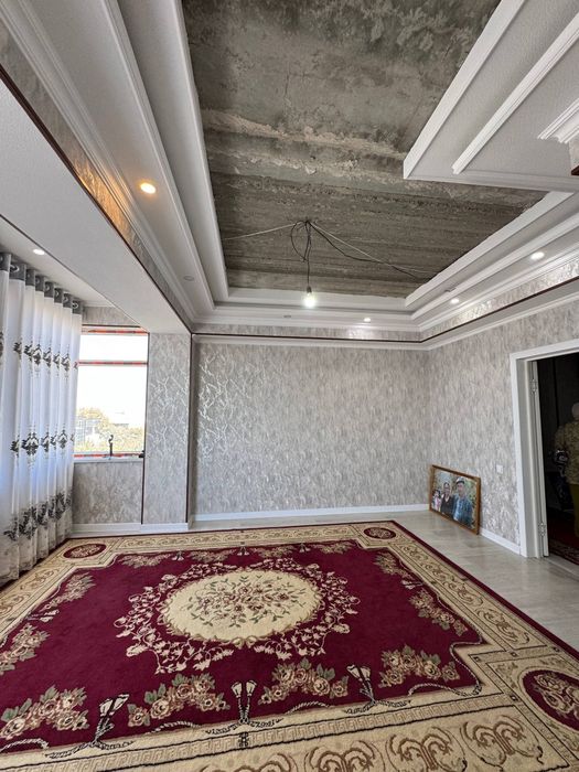 Срочно продаётся 2 х комнатная квартира на
 5 этаже в 7 этажном элитно