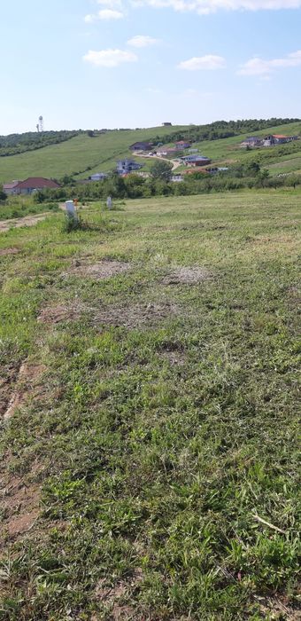 Vând teren intravilan