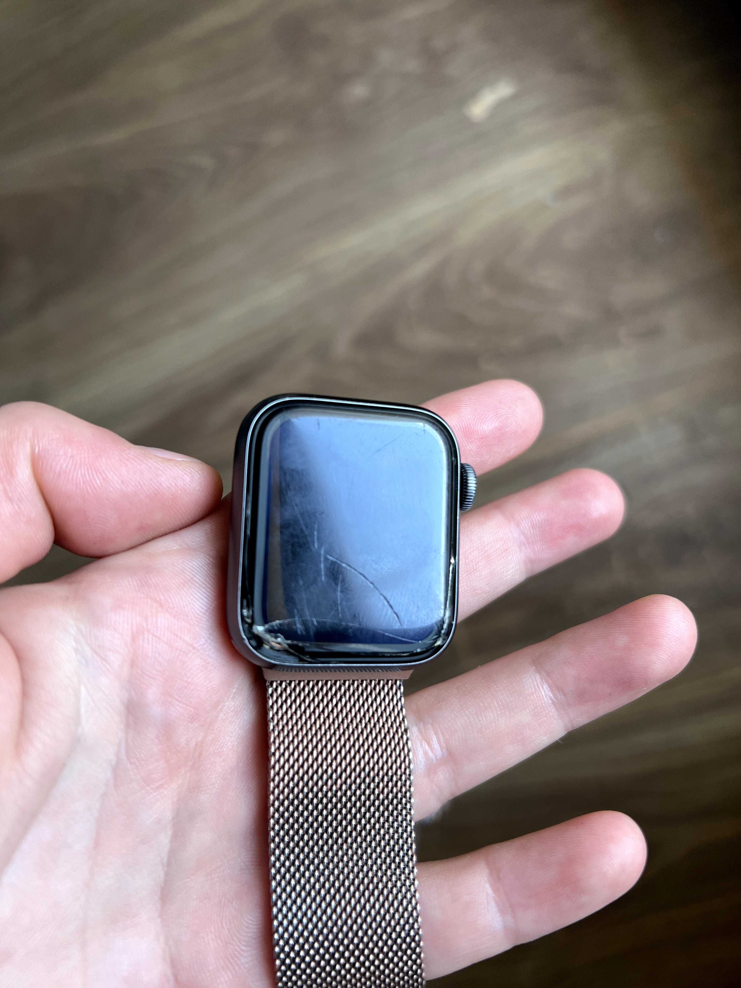 Apple Watch 4 – 40 мм, GPS + Cellular – Space Grey – счупено стъкло