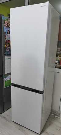 Хладилник Sharp 268 литра
