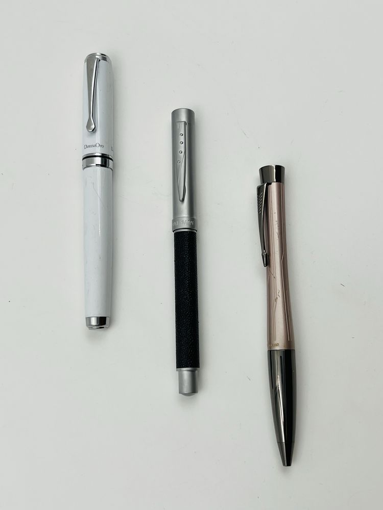 Donna Oro Balmain & Parker