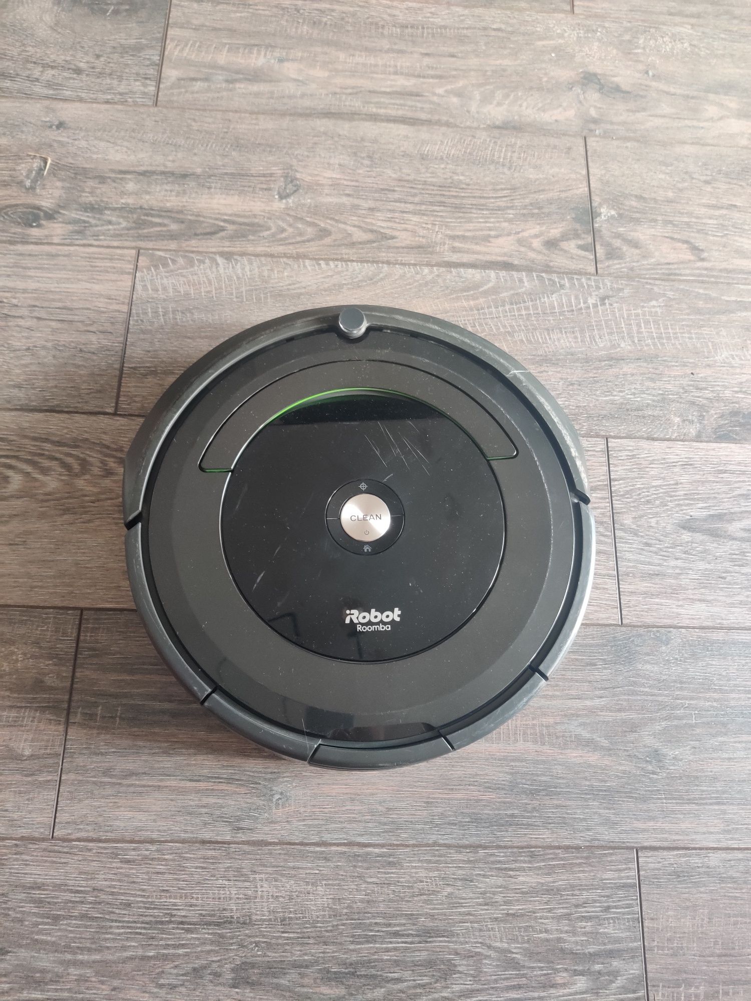 Vând sau dezmembrez aspirator iRobot Roomba 696 Wi-Fi