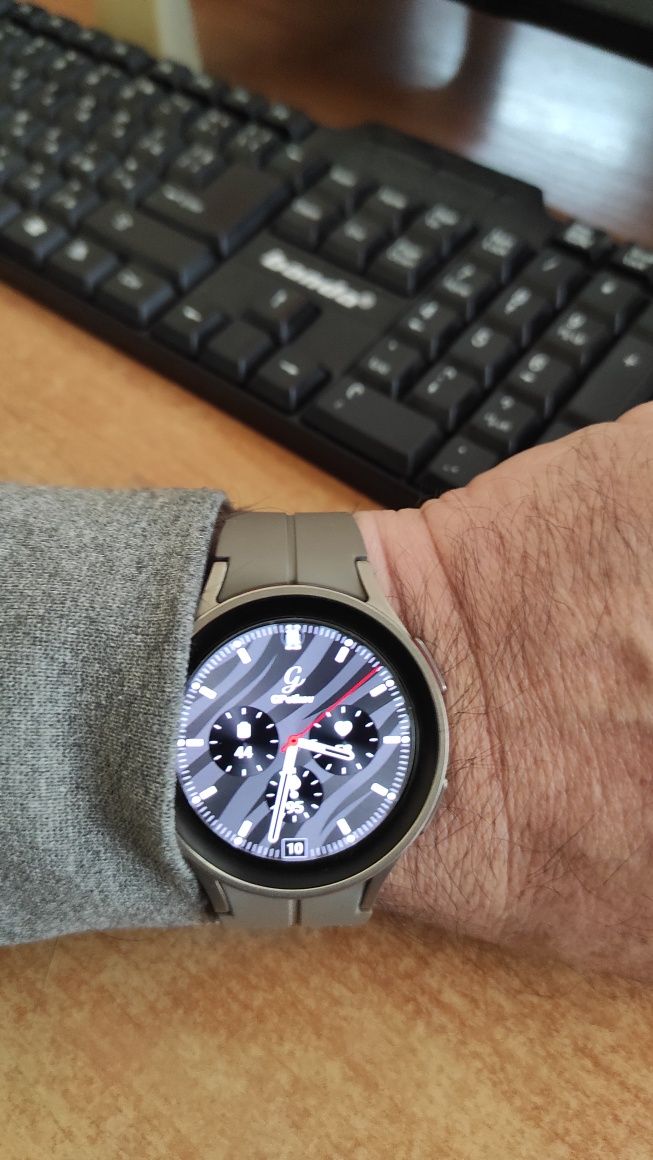 Смарт часовник Samsung Galaxy Watch5 Pro LTE 4G + Аксесоари