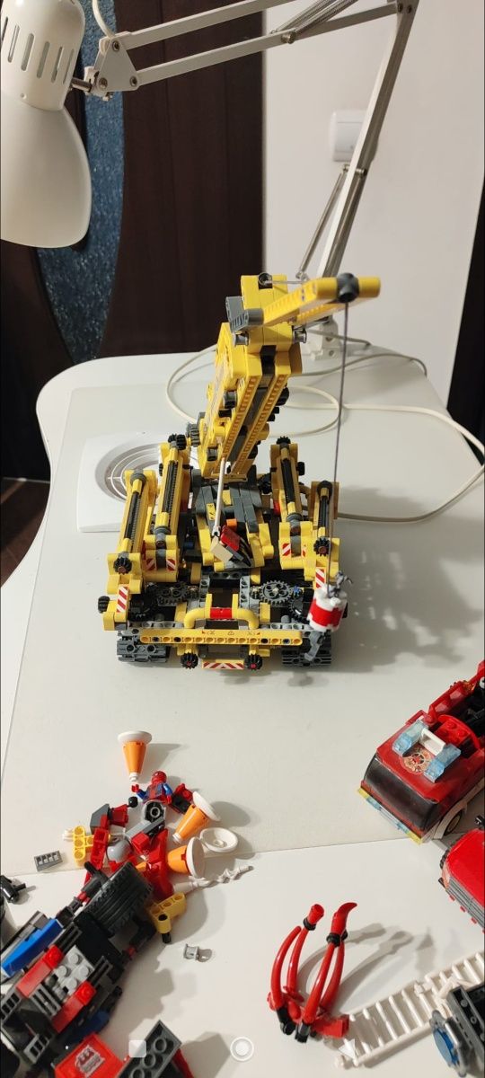 LEGO  tehnic Macara si masinute lego