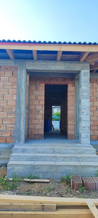 Construim case la roșu sau la cheie pentru toate buzunarele