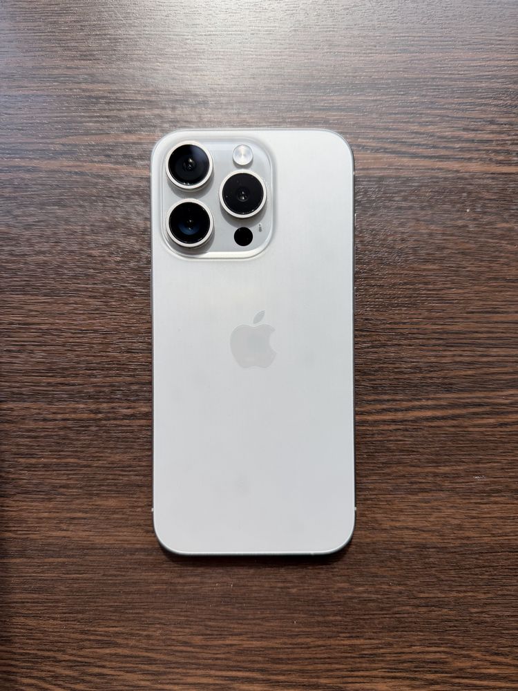 Iphone 15 pro (256) Titanium