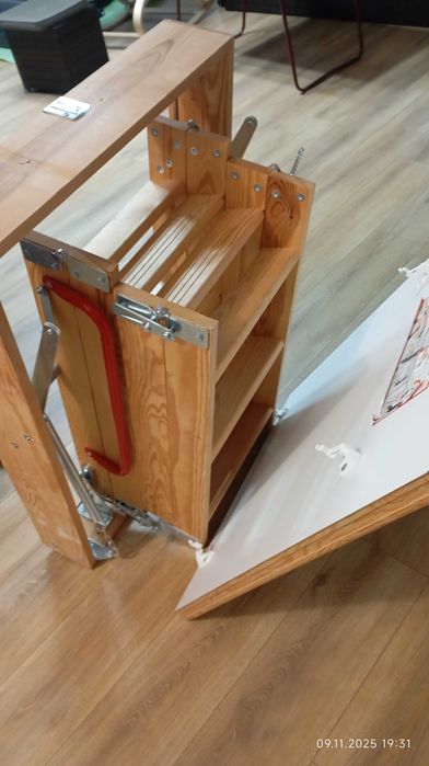 scara mansarda tip FAKRO Komfort