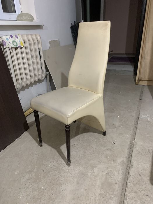 Стулья кожанные