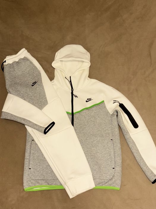 Nike Tech Fleece Full-Zip Hoodie