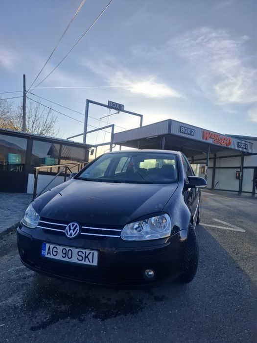 Vand sau schimb Golf 5 2009