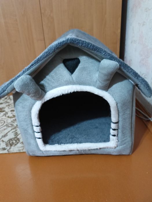 Продам домик для кошек