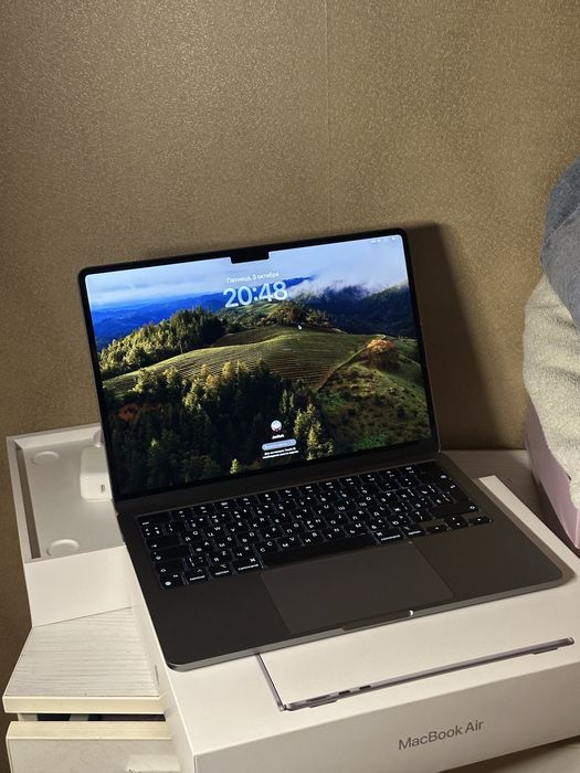 Apple MacBook Air 13./  2022. / 13.6 /16gb/SSD 256gb.