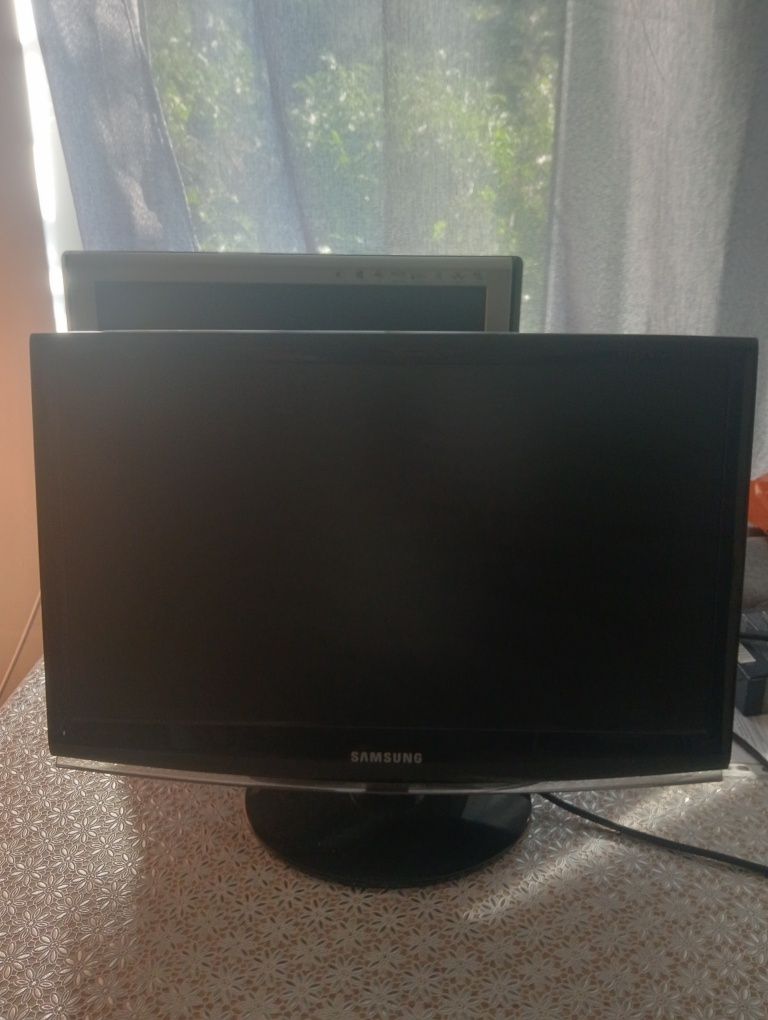 TV Samsung  pentru rulota