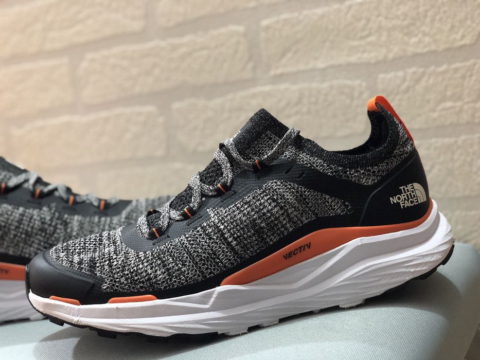 Adidasi The North Face 42