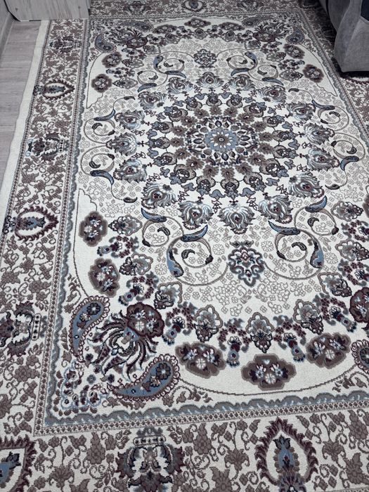 Ковер 2*3 в хорошем состоянии