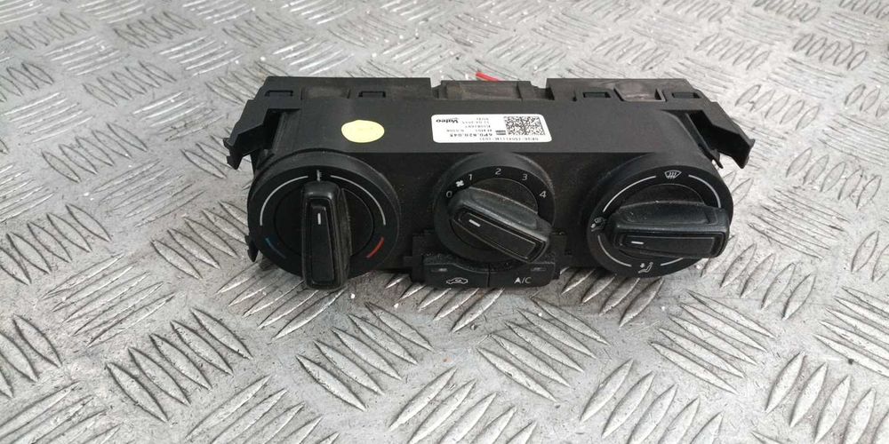 Панел климатик Seat Toledo 1.6TDI 2016г.