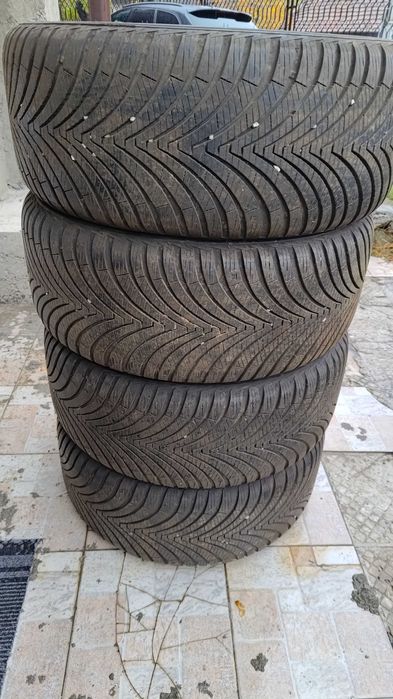 Гуми 245/40r18 KUMHO всесезонни 4924дот