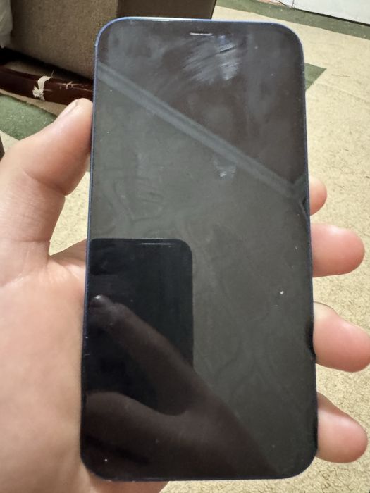 Iphone 12 srochna sotiladi