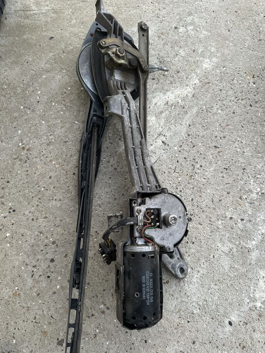 Механизъм чистачка с моторче Мерцедес 190Е