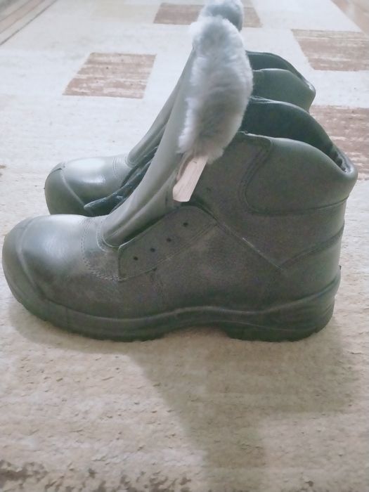 Ботинки рабочие зимние.