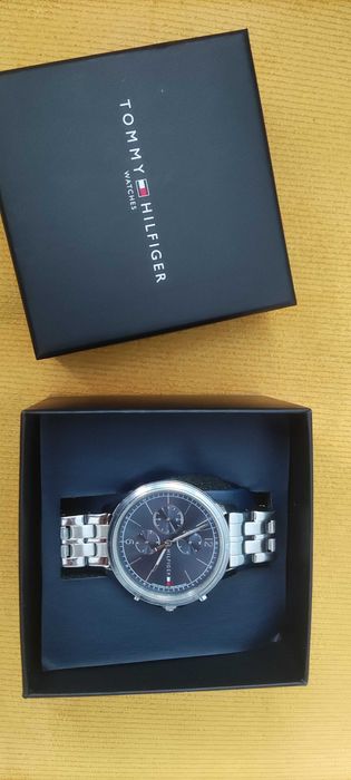 Дамски часовник Tommy Hilfiger