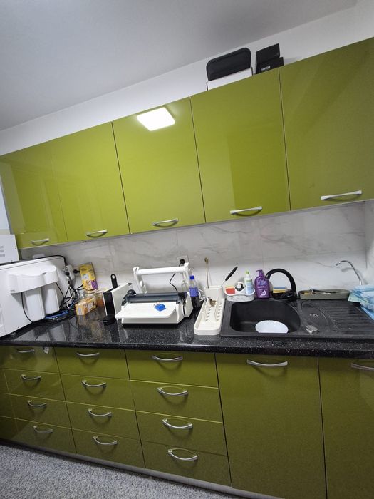 Vand mobila de bucatarie