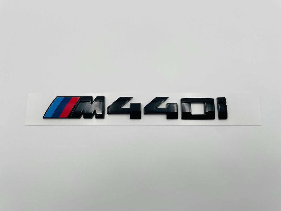 Emblema compatibila BMW M440i negru