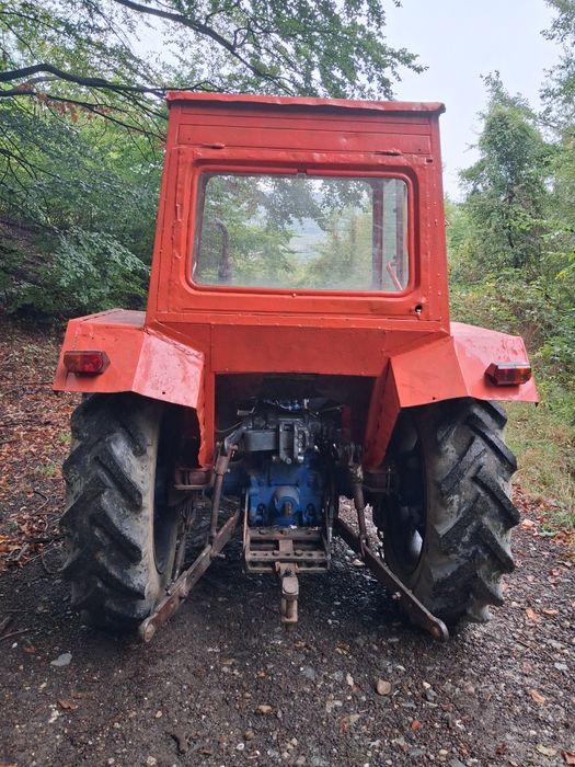 Vând Universal 550 DT