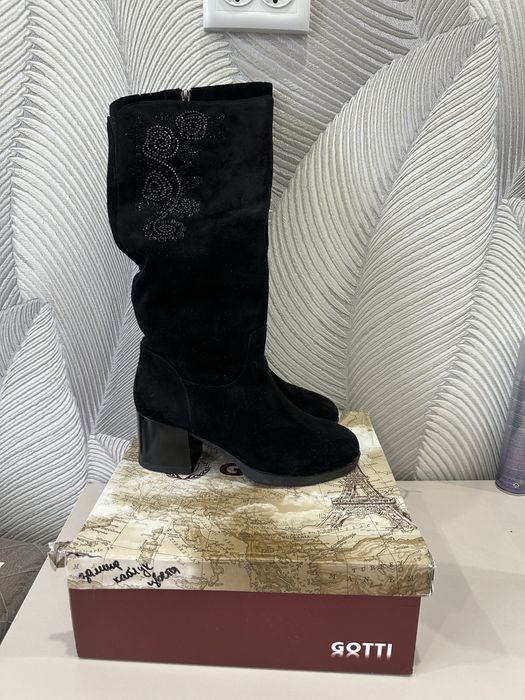 Зимние сапоги женские