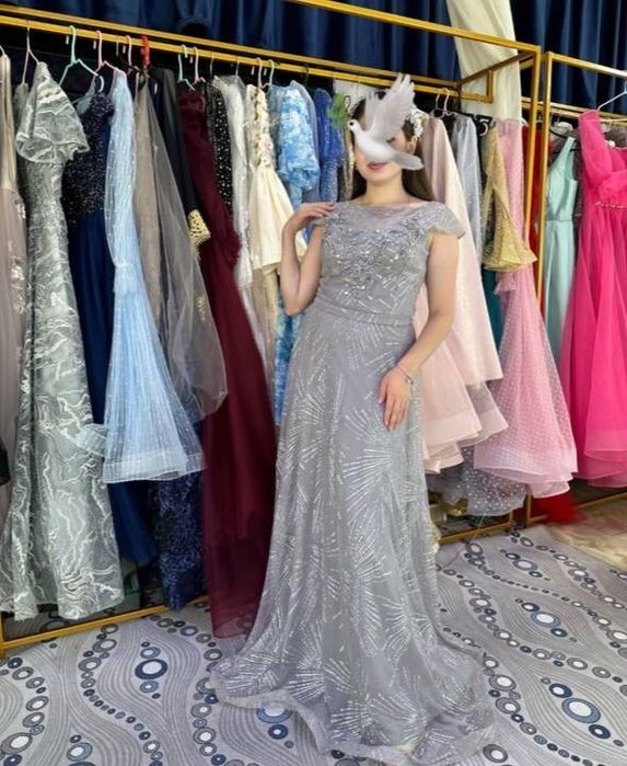 Элегантное вечернее платье