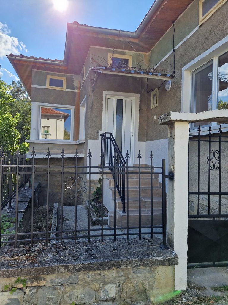 Продава се Къща в Троян - 79 кв.м за 882 €/кв.м - Снимка #1