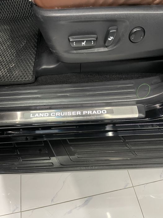 Tayota land cruiser prado 150