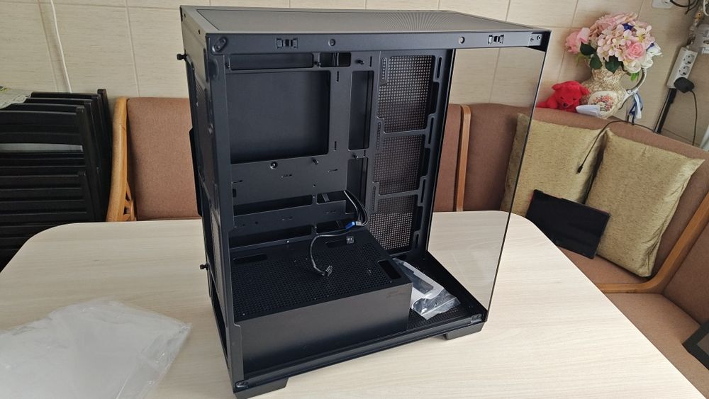 Carcasa pc + 3 fan revers noi.