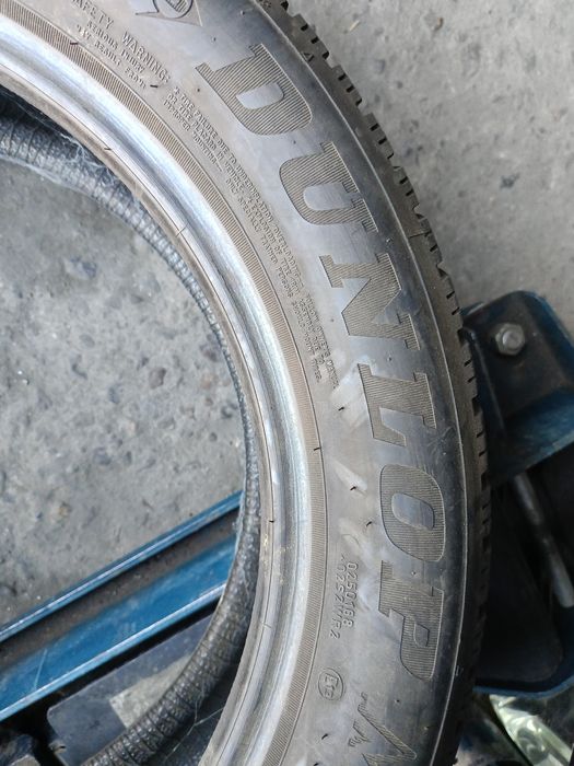 Зимни гуми -2023г.-17цола-205/55-1бр.-60лв."DUNLOP"