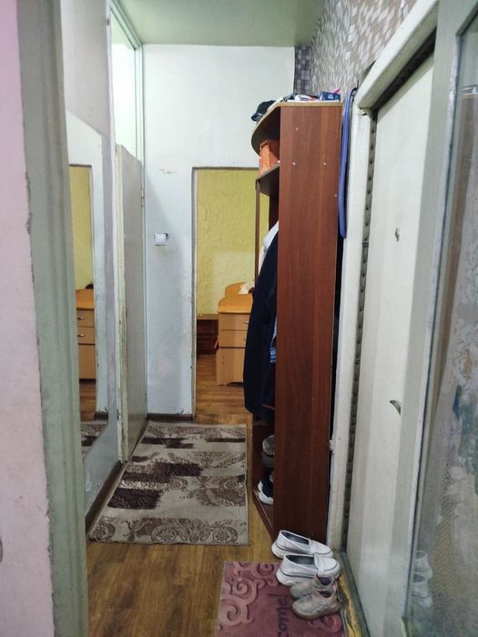 Продаю квартиру в Яшнабадском районе 2х комнатная балкон 1,5Х6.0