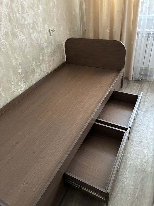 Продам Кровать 90*200