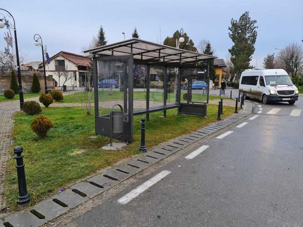 Statie de autobuz adapost pentru calatori cu panou info S01