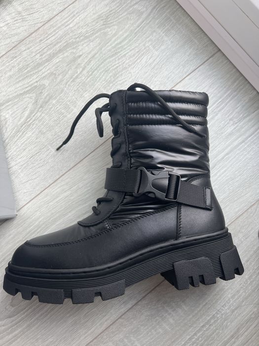 Ghete NOI marimea 37