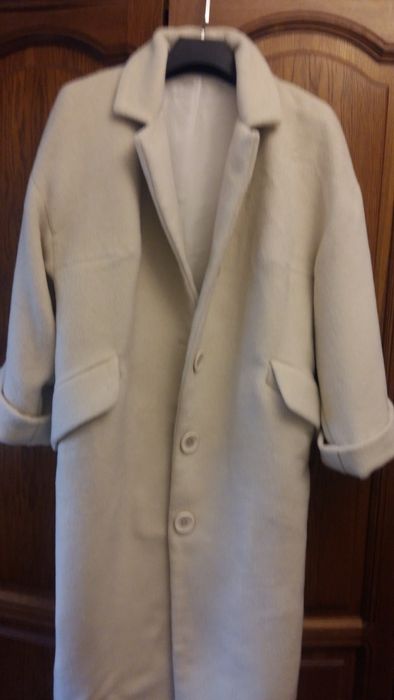 10000 тг. Женское новое пальто оверсайз