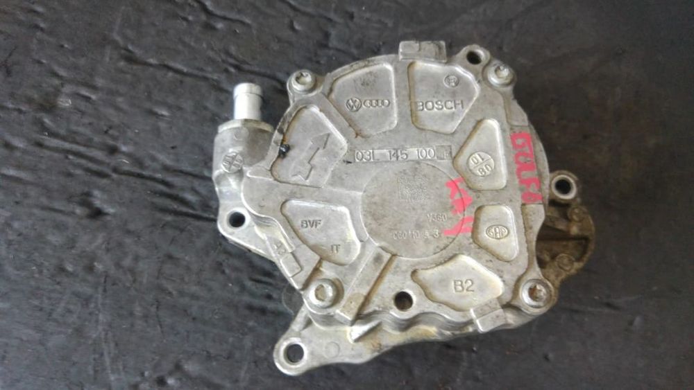 pompa vacuum 2.0 tdi vw golf 6 audi a4 b8 audi a5 8t seat altea 5p  03l145100f