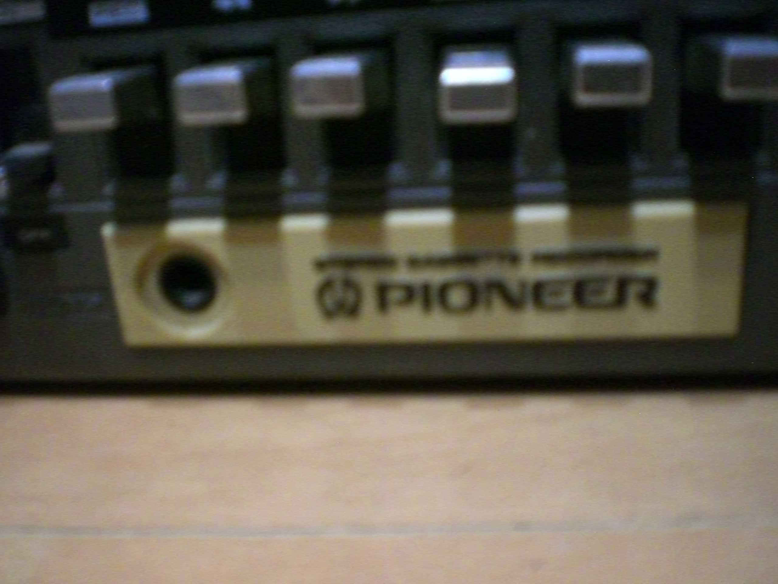 касетофон  pioneer  оригинален
