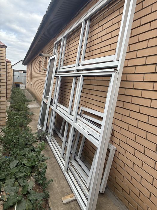 Продам алюминивую перегородку