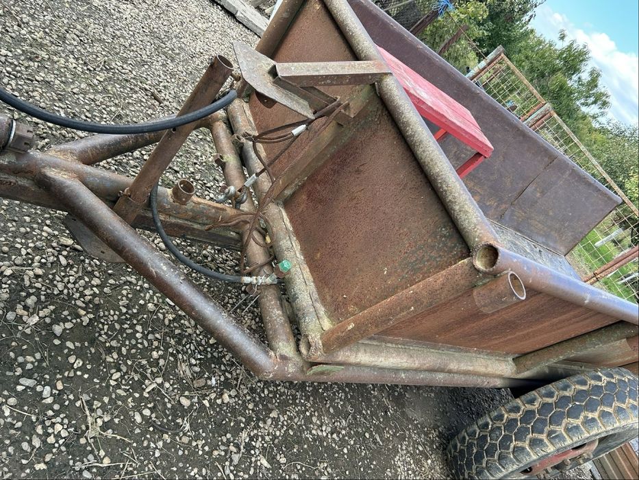 Tractor u650 , remorca basculabila , vidanjor